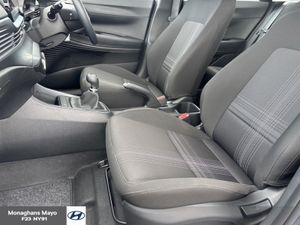 Hyundai i20 PETROL CLASSIC - Image 4