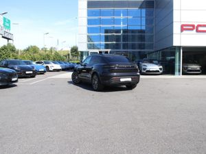 Porsche Macan 4 Electric - Image 2