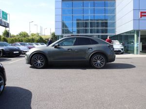 Porsche Macan 4 Electric - Image 3