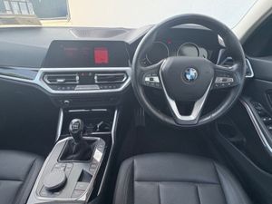 BMW 3 Series 318d SE Comfort Pack - Image 4