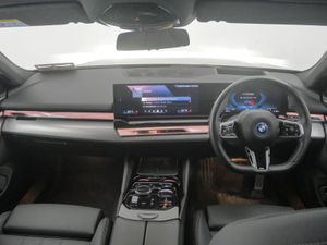 BMW i5 Edrive40 M Sport Saloon - Image 4