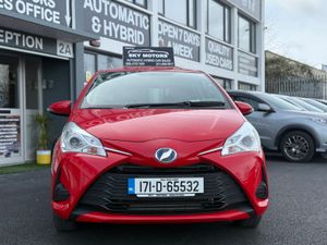 2017 Toyota Vitz/ Yaris 1.5 Hybrid  automatic, - Image 2