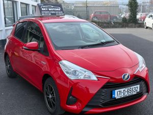 2017 Toyota Vitz/ Yaris 1.5 Hybrid  automatic, - Image 3