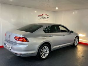Volkswagen Passat HIGHLINE 1.6 TDI MANUAL 6SPEED F - Image 2