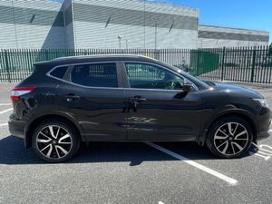 Nissan QASHQAI 1.2 Petrol SVE High Spec Model  Lo - Image 4
