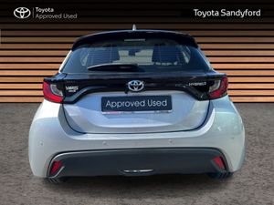 Toyota Yaris HYBRID LUNA // REAR CAMERA + FRONT & - Image 4