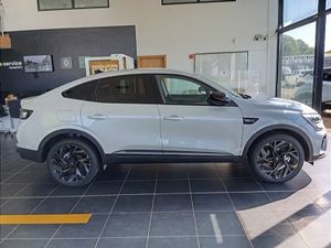 Renault Arkana E-tech Hybrid 145 Auto Esprit Alpi - Image 3