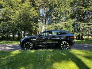Jaguar F-Pace 2016 R Sport AWD - Image 4