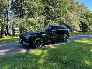 Jaguar F-Pace 2016 R Sport AWD - Image 3