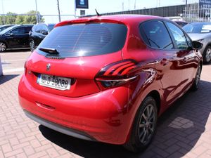 Peugeot 208 1.2i ALLURE  5DR HATCHBACK AUTOMATIC - Image 4