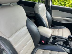 Kia Sorento 7 Seater PLATINUM 5DR - Image 3