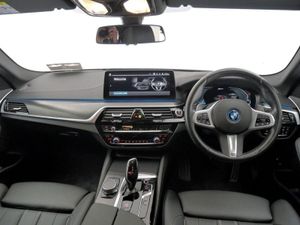 BMW 5 Series 530e M Sport Saloon - Image 4