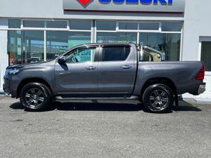 Toyota HiLux 2.8 SR5 Double CAB 4DR - Image 4