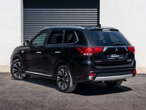 Mitsubishi Outlander 2.0 Gx4hs Phev 200BHP 5DR Au - Image 4