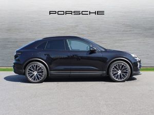 Porsche Macan 4 Electric - Image 4