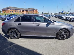 MERCEDES-BENZ A250 E AMG LINE EXECUTIVE EDITION - Image 4