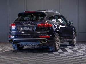 162 Porsche Cayenne 3.0D V5 Platinum Ed. 5 Seat N1 - Image 3