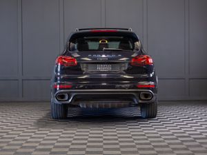 162 Porsche Cayenne 3.0D V5 Platinum Ed. 5 Seat N1 - Image 4