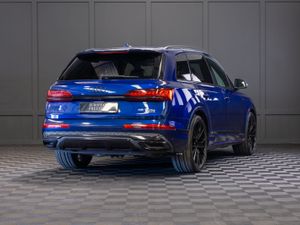 2021 Audi Q7 S-Line 55 TFSI-E Quattro - Image 3
