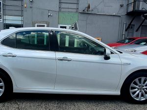 2020 Toyota Camry | Hybrid - Image 4