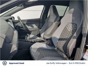 Volkswagen Golf 1.5 TSI 130HP R-line - Image 4