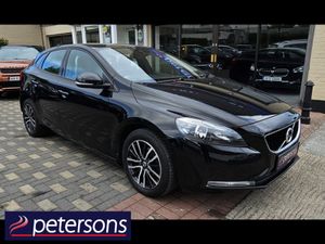 Volvo V40 D2 MOMENTUM EDITION 5DR - LOW MILEAGE - Image 3