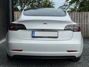211 Tesla Model 3 Standard Range Plus - Image 4