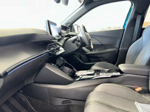Peugeot 2008 1.2 Hybrid Auto GT  IN Stock   75 P/ - Image 4