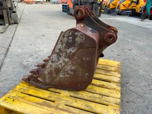 30" DIGGING BUCKET....45mm PINS........1707. - Image 3