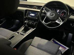 Volkswagen Passat BUSINESS 2.0 TDI MANUAL 6SPEED F - Image 4