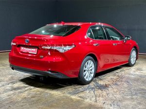 Toyota Camry 2.5 HYBRID - REVERSE CAMERA - CRUISE - Image 4