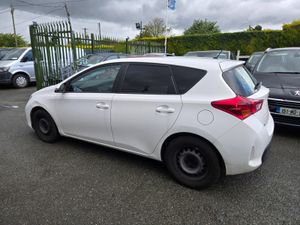 Toyota Auris 2015 Van - Image 4