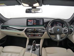 BMW 5 Series 520d M Sport Saloon - Image 4