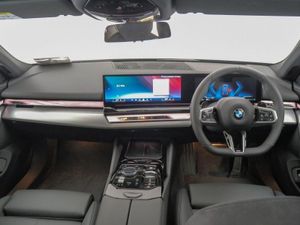 BMW 5 Series 520i M Sport Saloon - Image 4