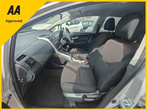 Toyota Auris 1.4 D-4d Sport Auto - Image 4