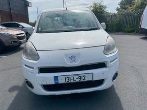 Peugeot Partner Tepee 2013 wheel chair - Image 2