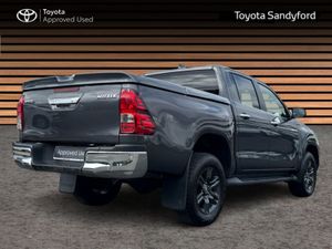 Toyota Hilux 2.8 SR5 DOUBLE CAB AUTOMATIC // AIR C - Image 2