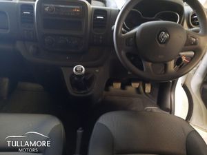 Renault Trafic Ll30 Energy DCI 120 BUS - Image 2