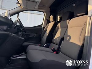 Toyota Proace Proace P City 1.5 (75bhp ) GX SW - Image 3