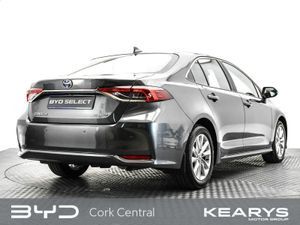 Toyota Corolla 1.8 Hybrid Luna Saloon - Image 3
