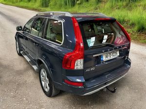 Volvo XC90 2.4 D5 200hp SE Automatic AWD 7-Seat - Image 2