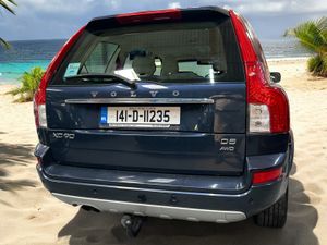 Volvo XC90 2.4 D5 200hp SE Automatic AWD 7-Seat - Image 4