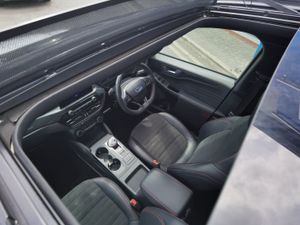 FORD KUGA 2.5 ST-LINE X EDITION AUTO **SUNROOF** - Image 2