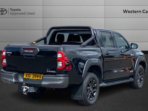Toyota Hilux Invincible 2.8 Automatic 2023 - Image 2