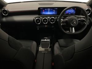 Mercedes-Benz CLA Cla180 D Coupe AMG Line Edition - Image 4