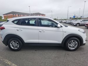 HYUNDAI TUCSON 1.7 COMFORT - Image 4