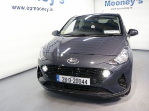 Hyundai i10 Deluxe 1.0l Petrol Hatchback - Image 2