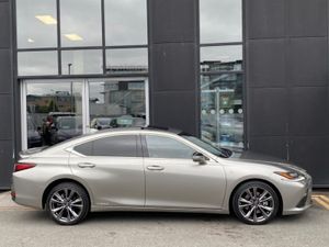 Lexus ES 300h 300H F Sport CVT 215BHP 4DR Auto - Image 4