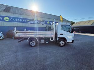 Low Mileage Mitsubishi Fuso Canter Tipper - Image 4