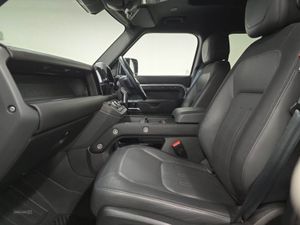 Land Rover Defender 3.0 D300 X-dynamic HSE 110 5d - Image 3